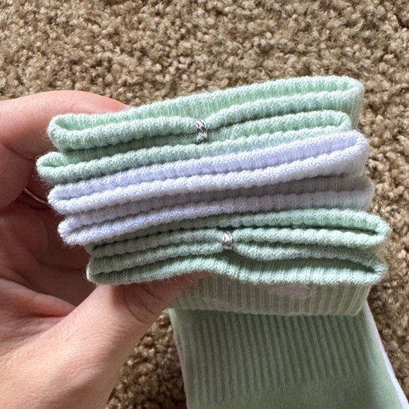 NWOT- Nike Women's Daisy Mint Green and White Athletic Socks Set - Picture 5 of 5